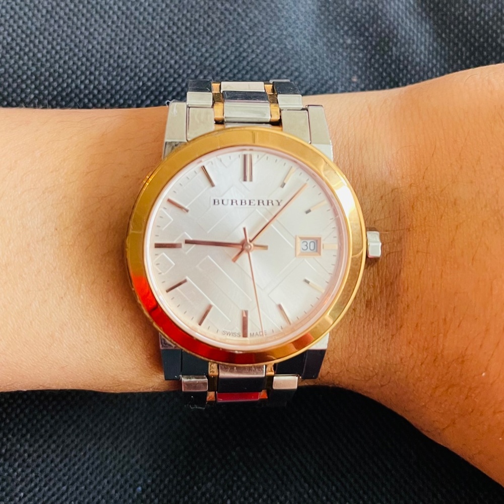 BURBERRY Silver Dial Two-tone Silver and Gold-tone Bracelet Ladies Watch 38mm - Picture 2 of 3